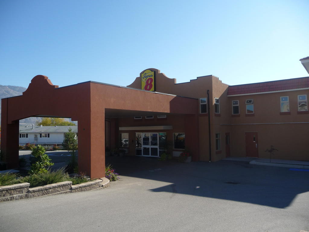 Park Inn By Radisson Osoyoos Exterior photo